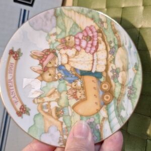 Easter Avon 1991 Decorative Plate